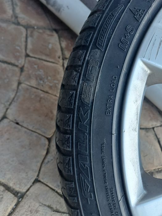 Продавам 4бр джанти с гуми 18ц