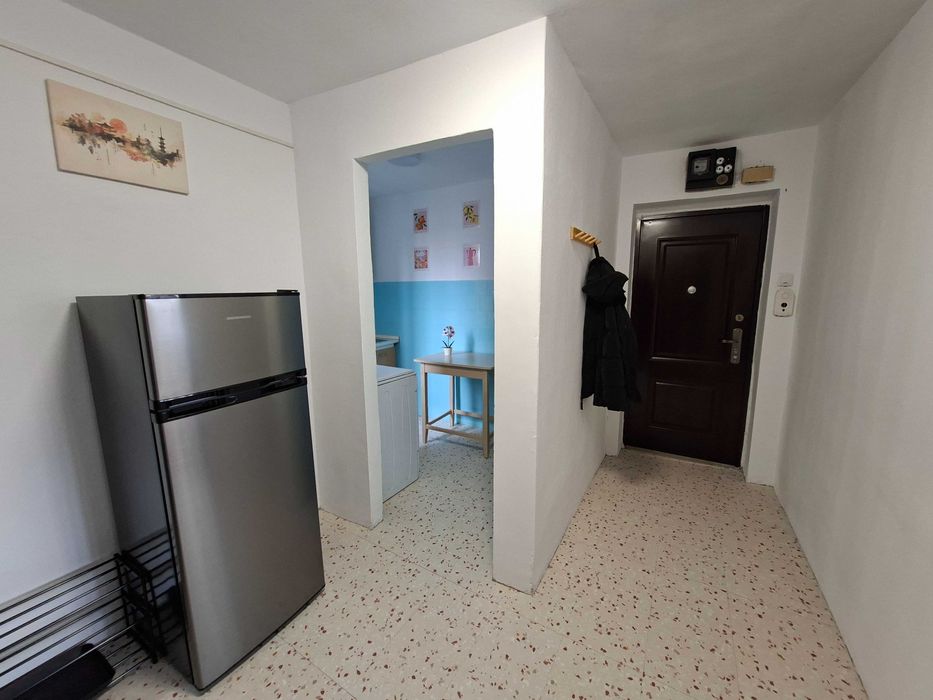 Inchiriez apartament 3 camere, Rogerius