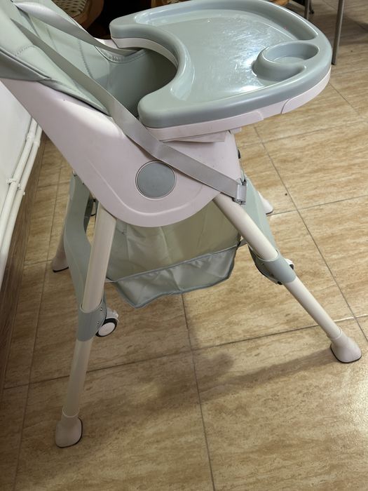 Scaun de masa bebe