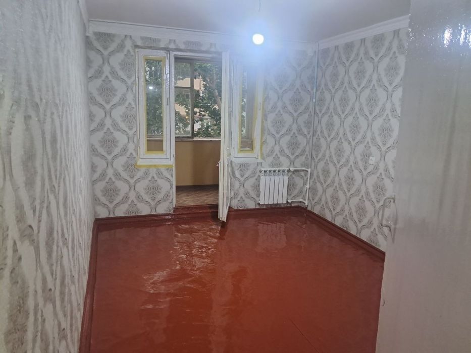 Срочно сотилади 2 хона 3 этаж 5 этажли домда 55кв.м. Согдиана до рельс
