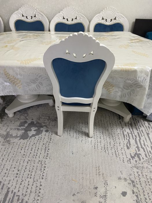 Продам  Стол  стульями