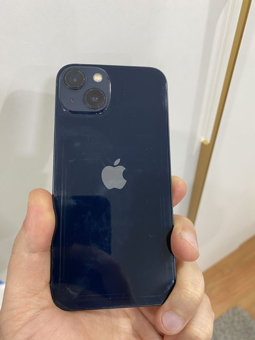 Продам Айфон 13