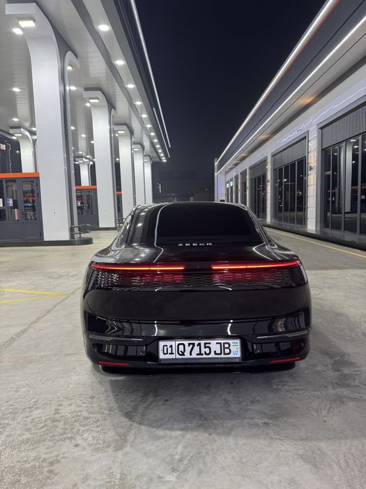 Zeekr 007 smart 2024