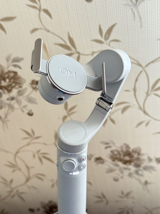 DJI Osmo Mobile Stabilizator