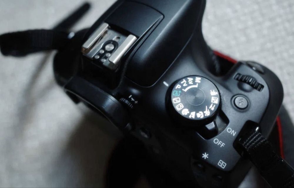 Canon EOS 1300D/Rebel T6.