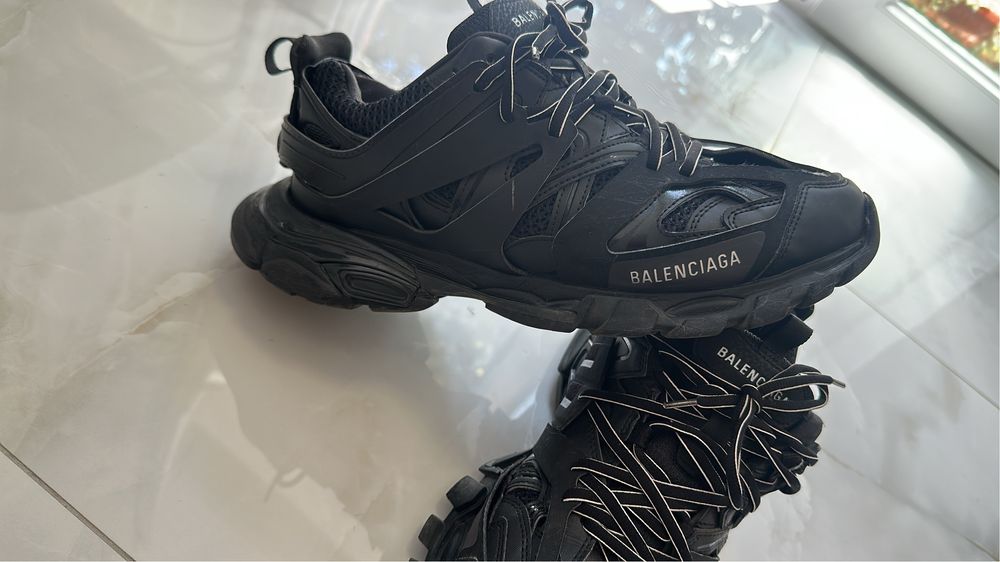 Vand balenciaga Track stare foarte buna