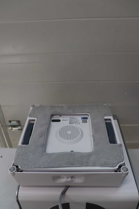 ECOVACS WINBOT W2 PRO Omni робот за почистване на прозорци с 6в1 многофункционална станция, 3-дюзи, 12-степенна защита, планиране на пътя Win-SLAM 4.0