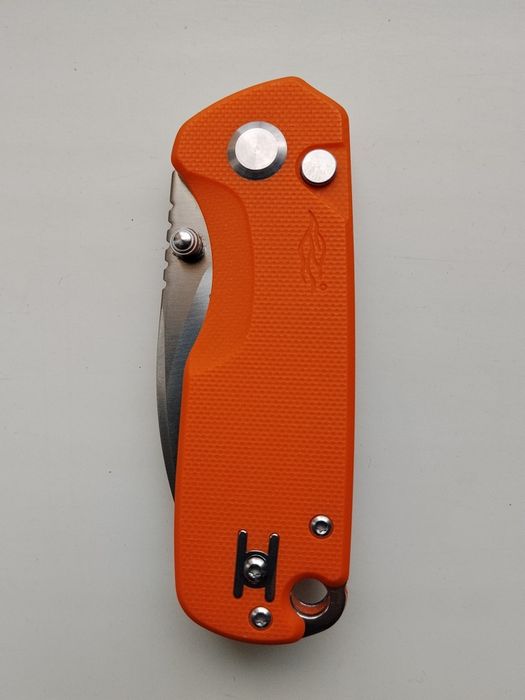 Нож для чистки овощей и фруктов.