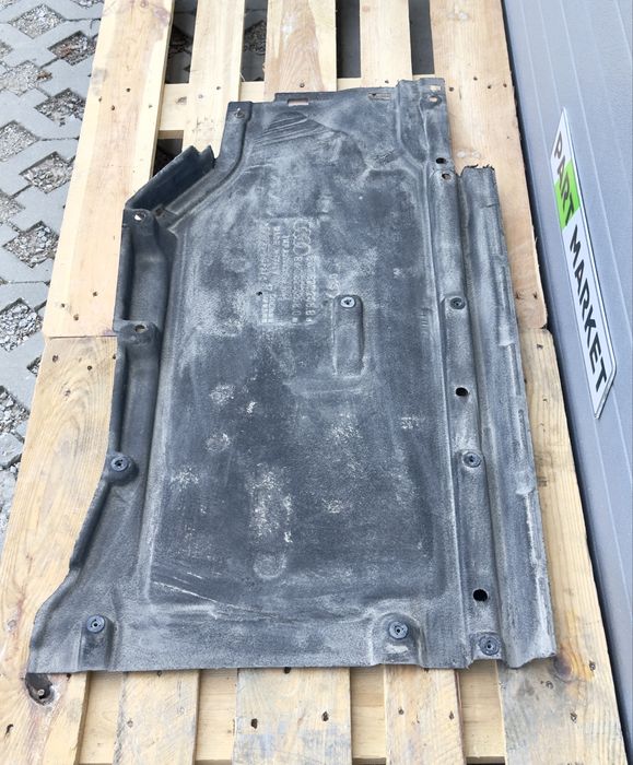 Кора под десен праг AUDI A4 B9 8W0825208B 8W0825208C