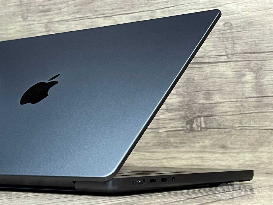 как новый MacBook Pro 14” M3 Pro/ 18Gb / 1Tb Black