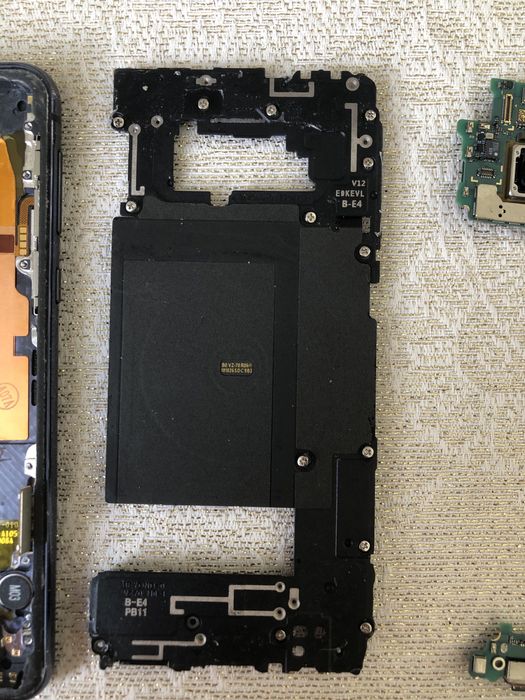 Продам запчасти Galaxy s10E