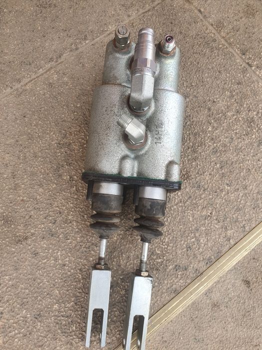 Pompa frâna Caterpillar