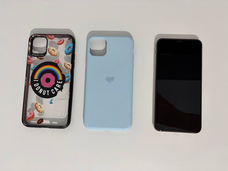 Vând iPhone 11 Pro Max – 64 GB, Gold