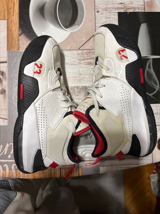 Маратонки Jordan 42-ри номер