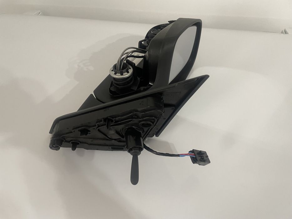 продается зеркало от Lada X Ray