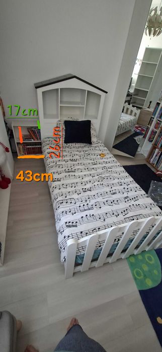 Camera copii Mobexpert: pat+biblioteca+birou+2covorase