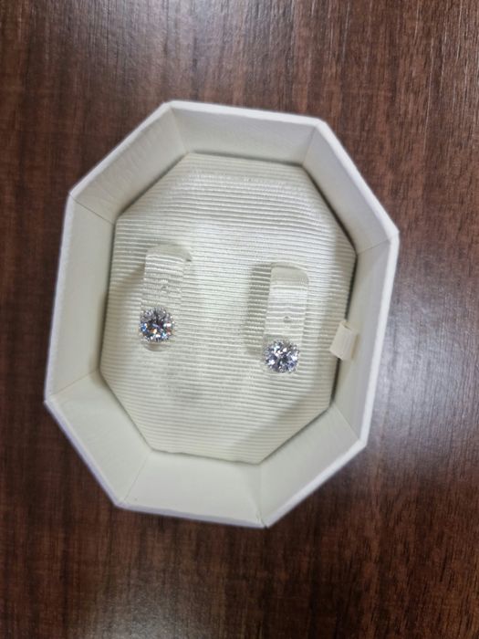 Обеци Swarovski Stilla stud earrings
Round cut, White, Rhodium plated