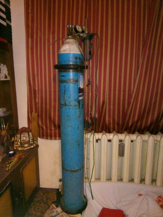 Кислородна бутилка с накрайници