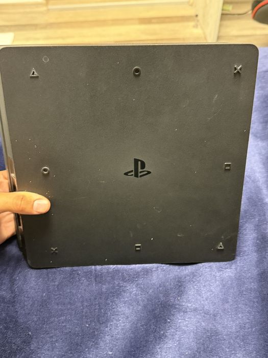Playstation 4 + 4 jocuri