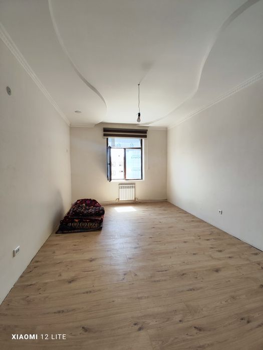 Kogon vakzali yonidan 120 kvadrat kvartira sotiladi