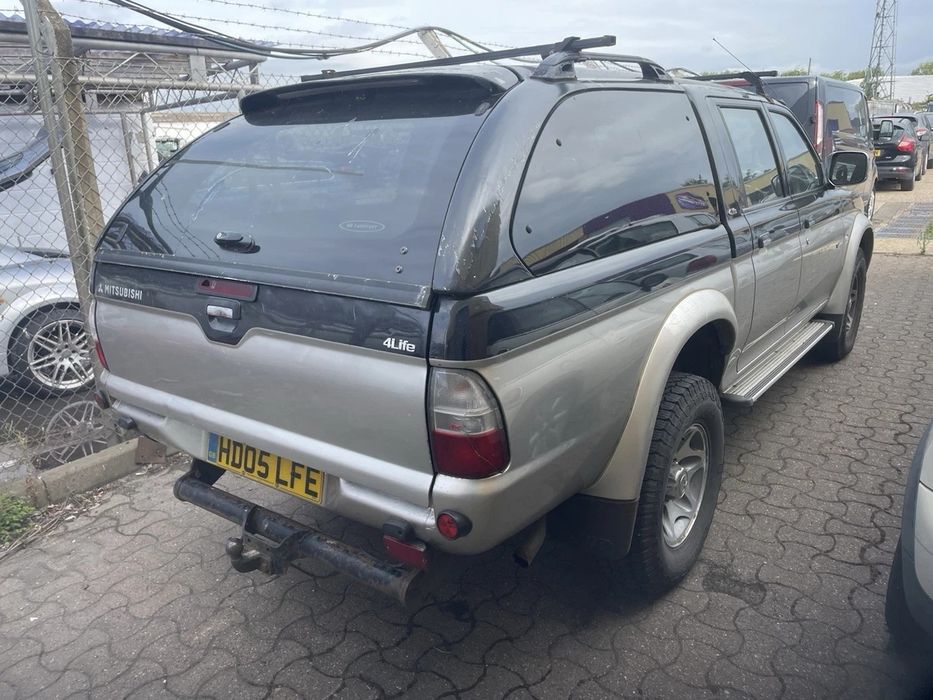 Mitsubishi l200 2.5td 116 коня  на части