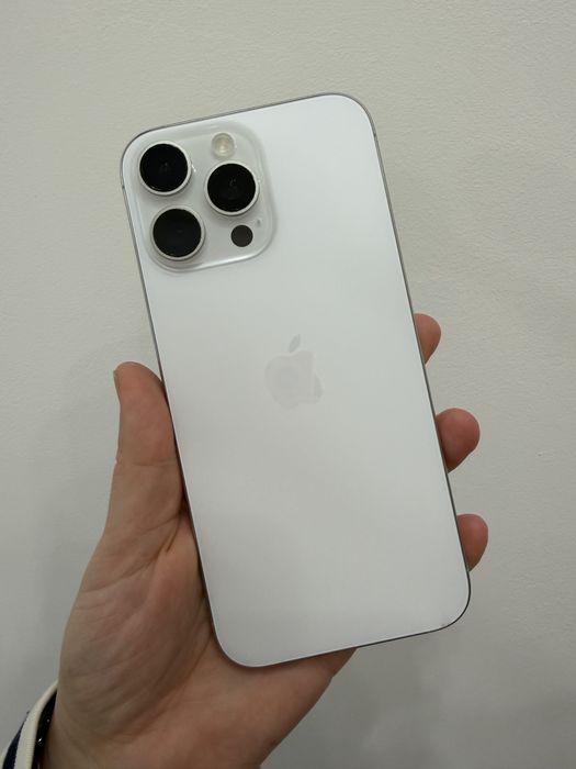 Продам iphone 16pro max 256gb