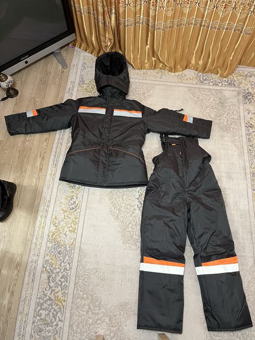 Продам срочно спец одежду