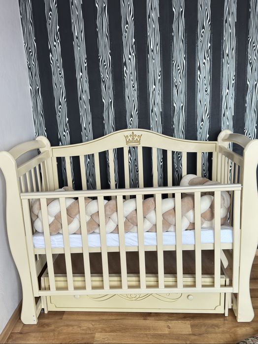 Продам новую кроватку