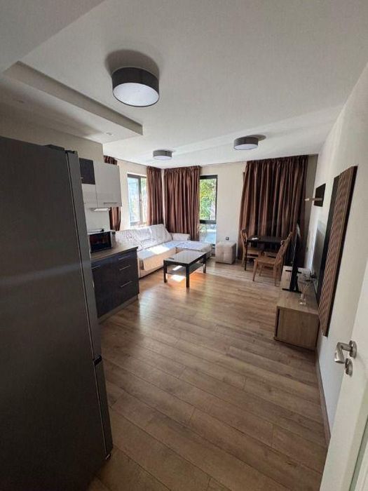 Двустаен апартамент в жк. Христо Смирненски