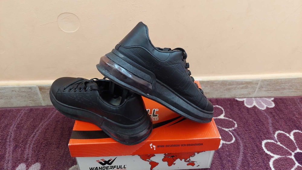 Черни дамски кецки