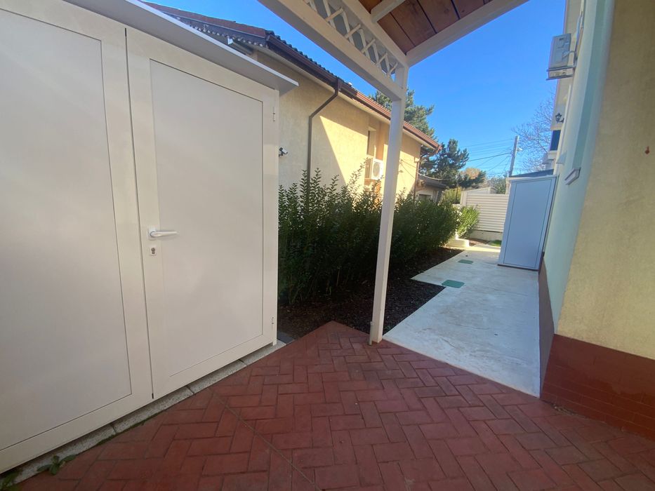 Продава се Къща в Добрич, в.з. Лозята - 140 кв.м за 2500 €/кв.м - Снимка #17