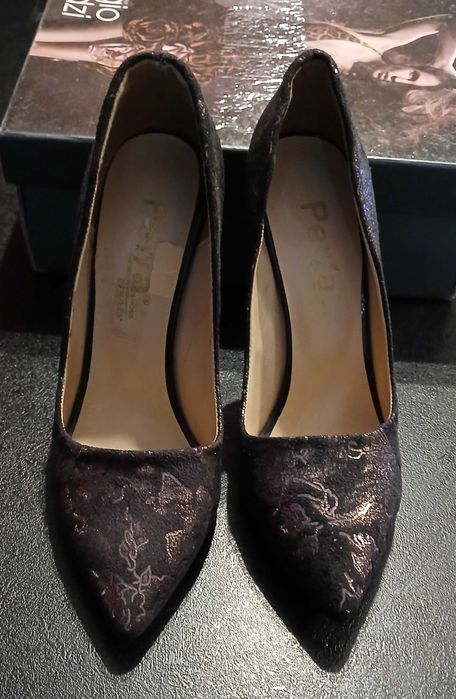 Разкошни нови обувки, 36 номер, висок ток