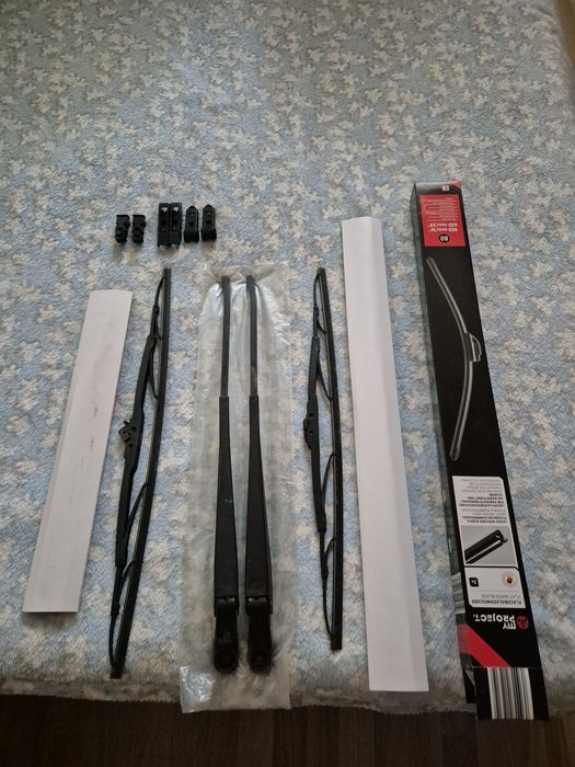 Vând brațele originale pentru Logan 2004-2007 și ștergătoare