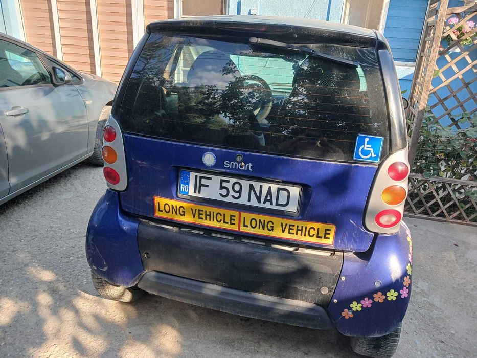 Vand Smart ForTwe an 2000, 0.6 benzina, 175000 km, stare de functionare, ITP valabil pana in 2027, RCA expira in august, 700 eur discutabil