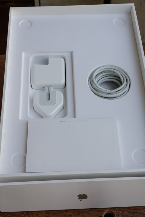 Apple MacBook Air M1 2020, 8 Gb RAM/256 Gb