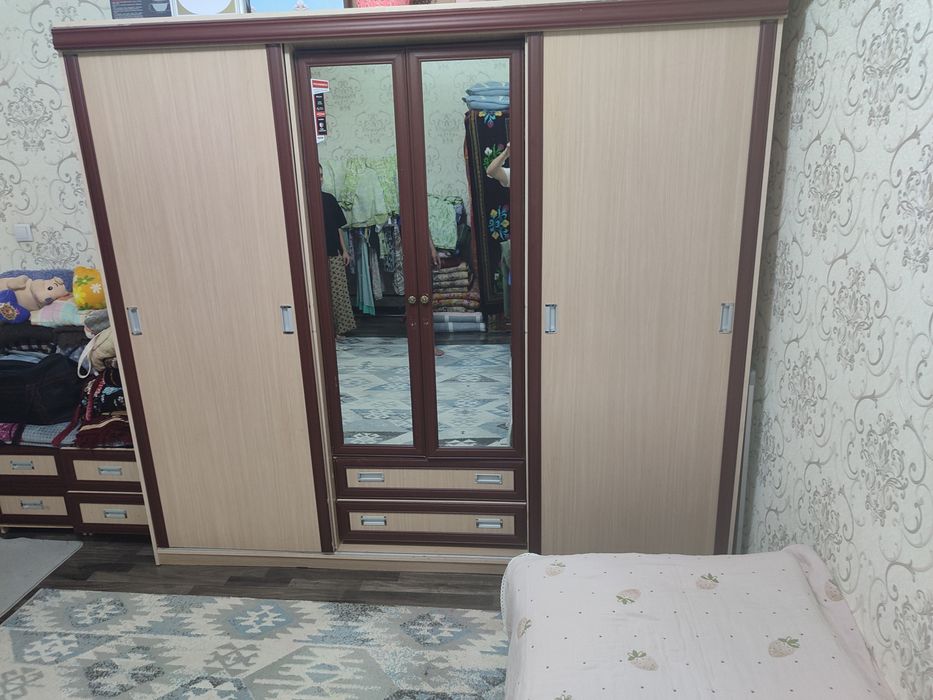 Спальний шкаф мебель