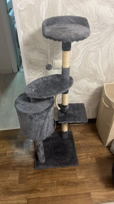 Продам кошкин домик 117см ×60см