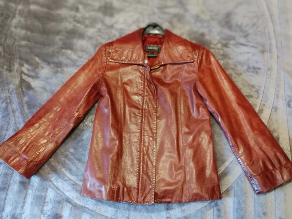 Кожено пролетно яке