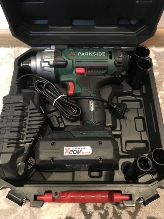 Mașina de insurubat si ferastrau