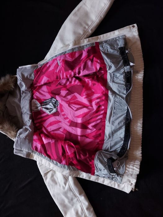 Volcom XS/S ,ThermoN insulation дамско сноуборд яке. 7К ,с екстри