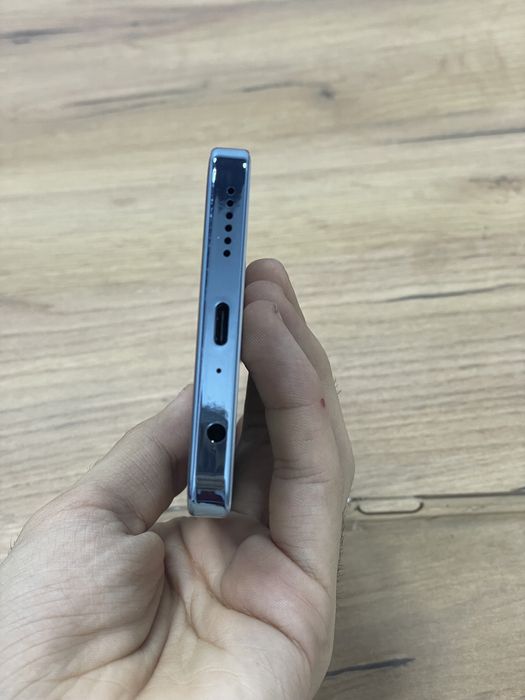 Techno comon 19pro sotiladi yoki obmen iphone ga