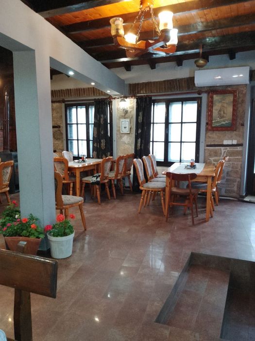 Дава се под наем Заведение в с. Яребична, Област Варна - 150 кв.м за 255 € - Снимка #2