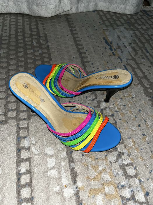 Продам женскую обувь