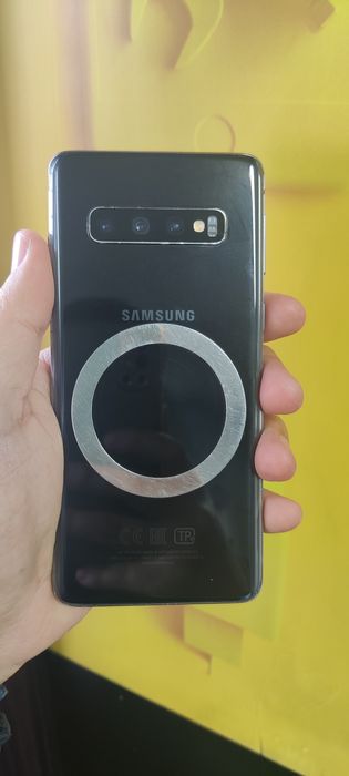 Продам Самсунг S10.