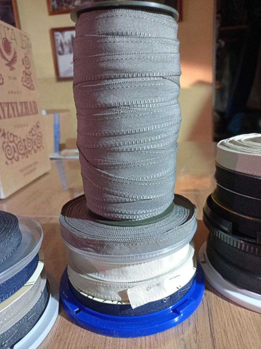 продам швейную фурнитуру замки