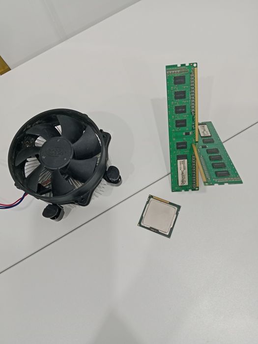 Продам i5 2300,2×2 Гб ОЗУ