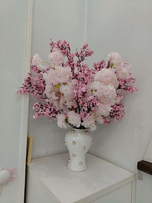 Искусственный цветы и растения