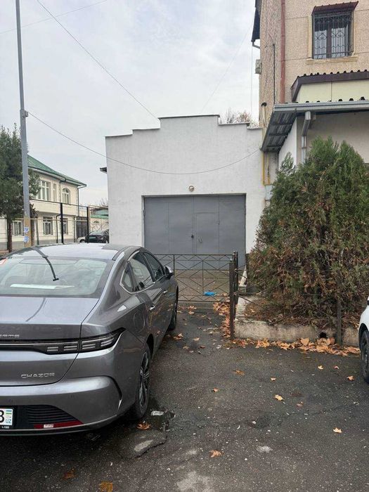 Мукимий ул.пересечение Катартал,напротив спорт товары дуплекс 400 кв.м