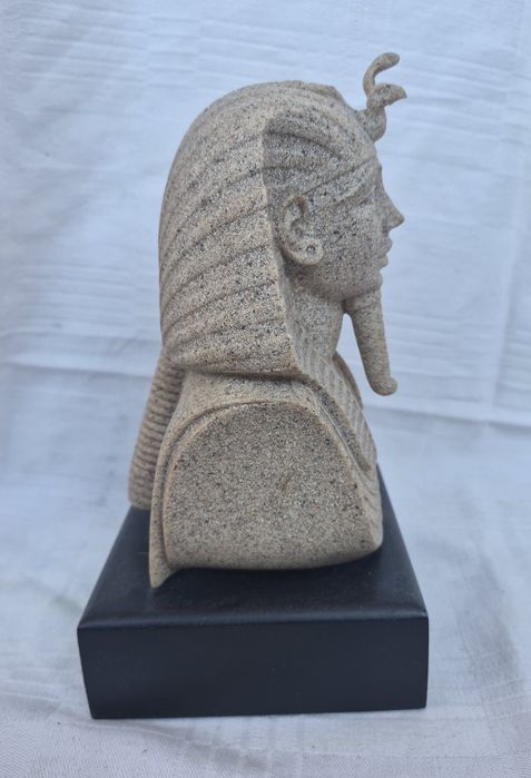 Figurină egipteană bust Tutankhamun din calcar (Lime stone) Colecția Regency, 20cm.
