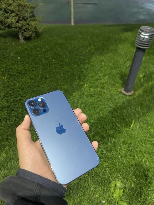 Продам Iphone 12pro max 256